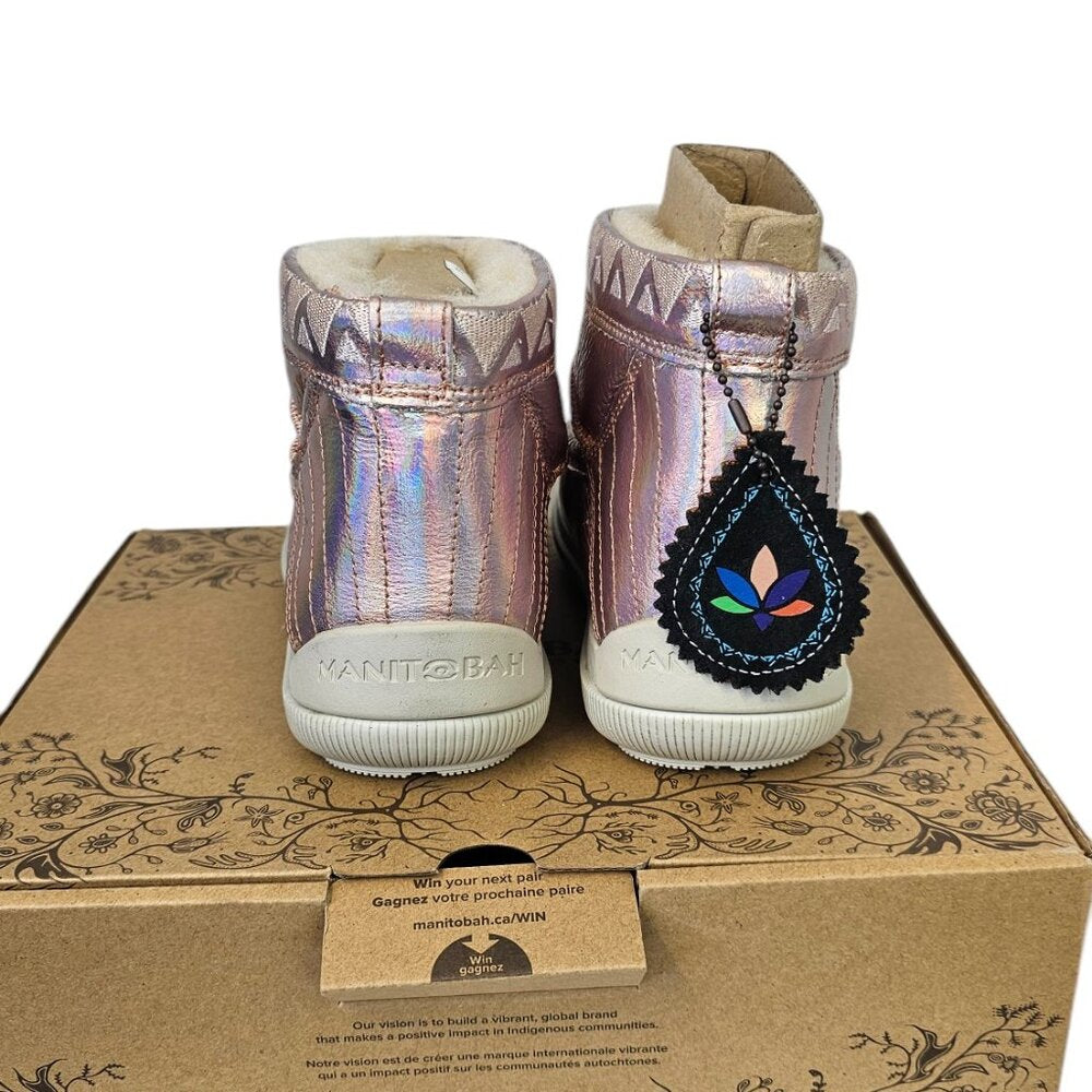 Manitobah Mukluks Womens Reflections Ankle Boots