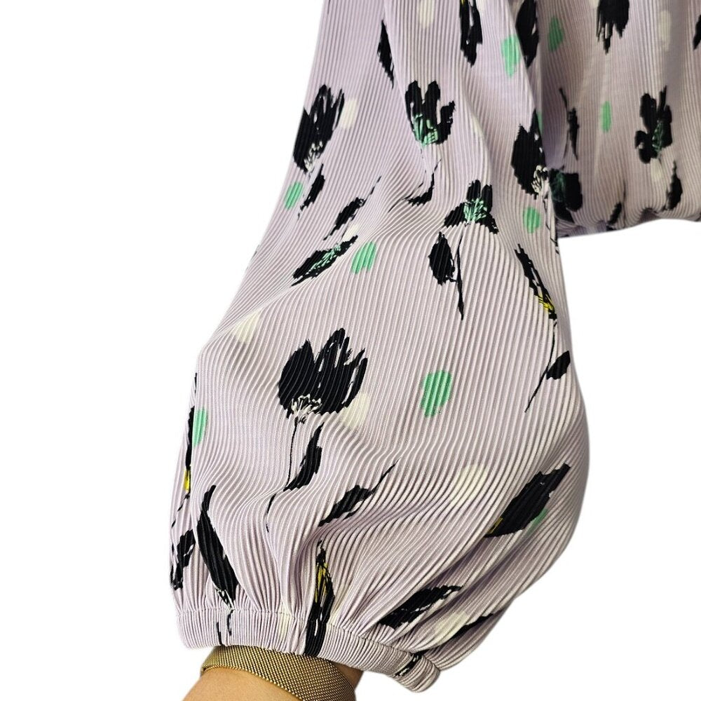 ASTR The Label Pleated Plisse Surplice V-Neck Floral Blouse