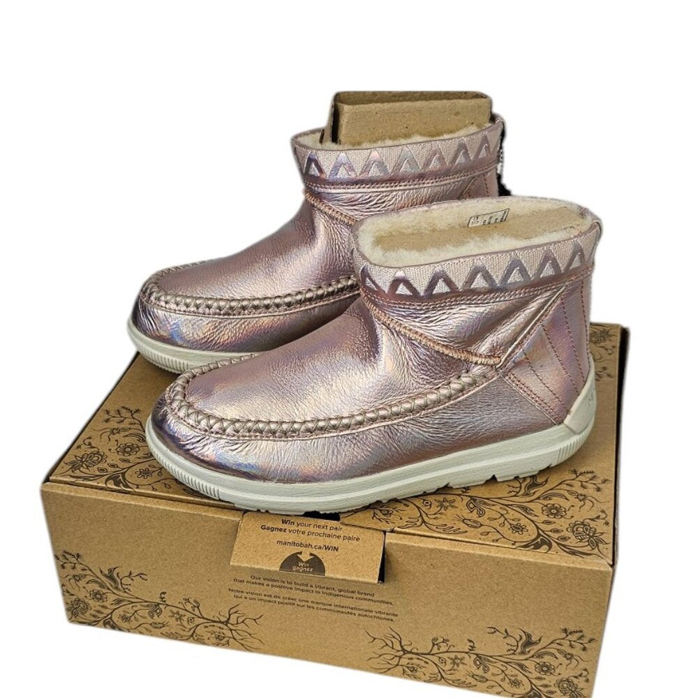 Manitobah Mukluks Womens Reflections Ankle Boots