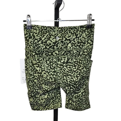 Athleta Ultimate Stash ll 7" Short