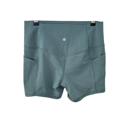 Athleta Salutation Stash 5" Short