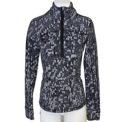 Lululemon Run Briskly  1/2 Zip