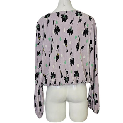 ASTR The Label Pleated Plisse Surplice V-Neck Floral Blouse